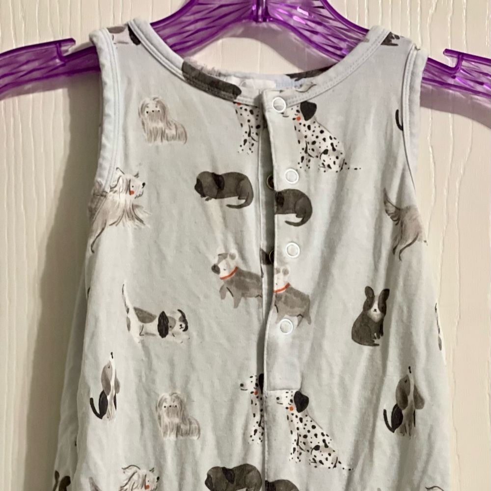 Angle Dear romper with dog print